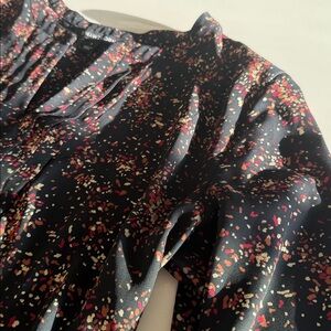 Hawthorn Women's Black Floral Top. Size Small.